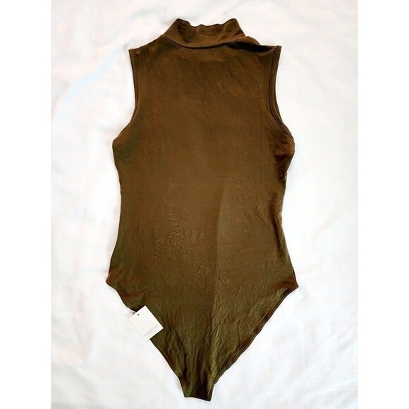 MANGOPOP Women's Army Green Mock Turtleneck Sleeveless Tank/ Bodysuit Size: S - Picture 10 of 11